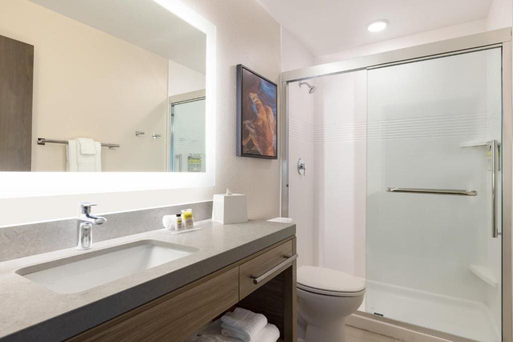 Studio Suite with Two Queen Beds room - Image 2