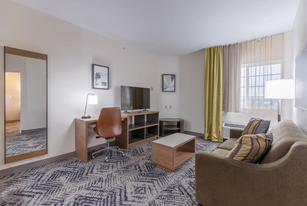 One-Bedroom King Suite with Sofa Bed room - Image 1