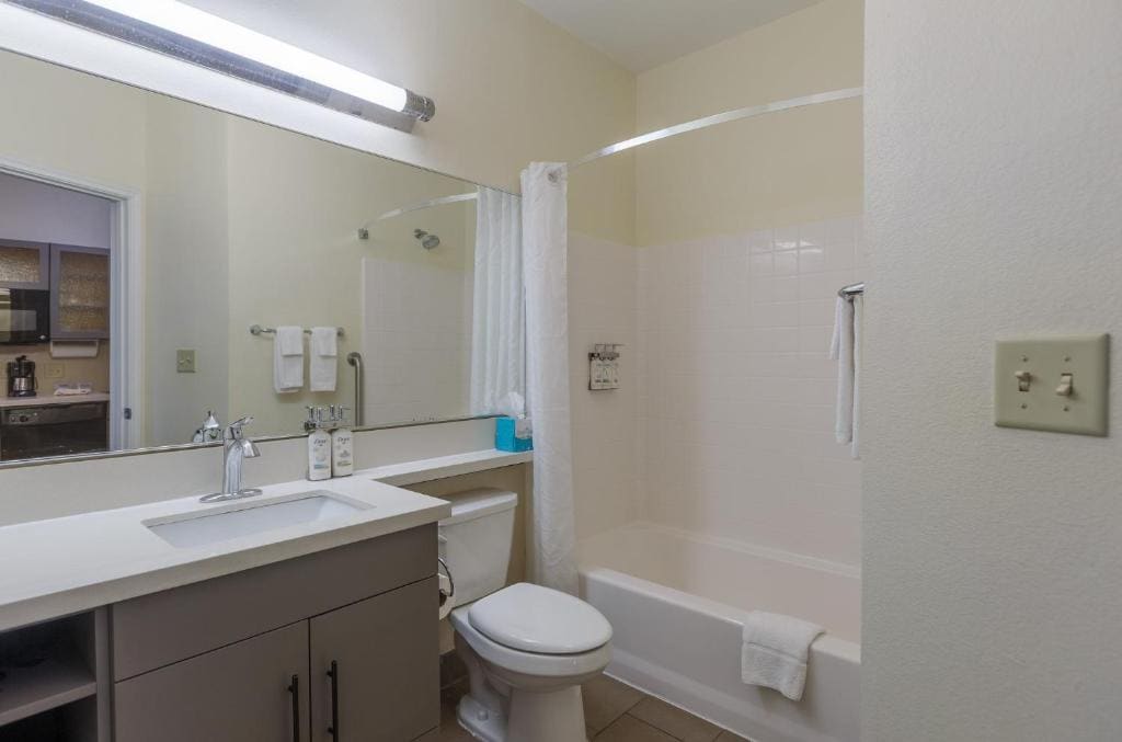Queen Studio room - Image 2