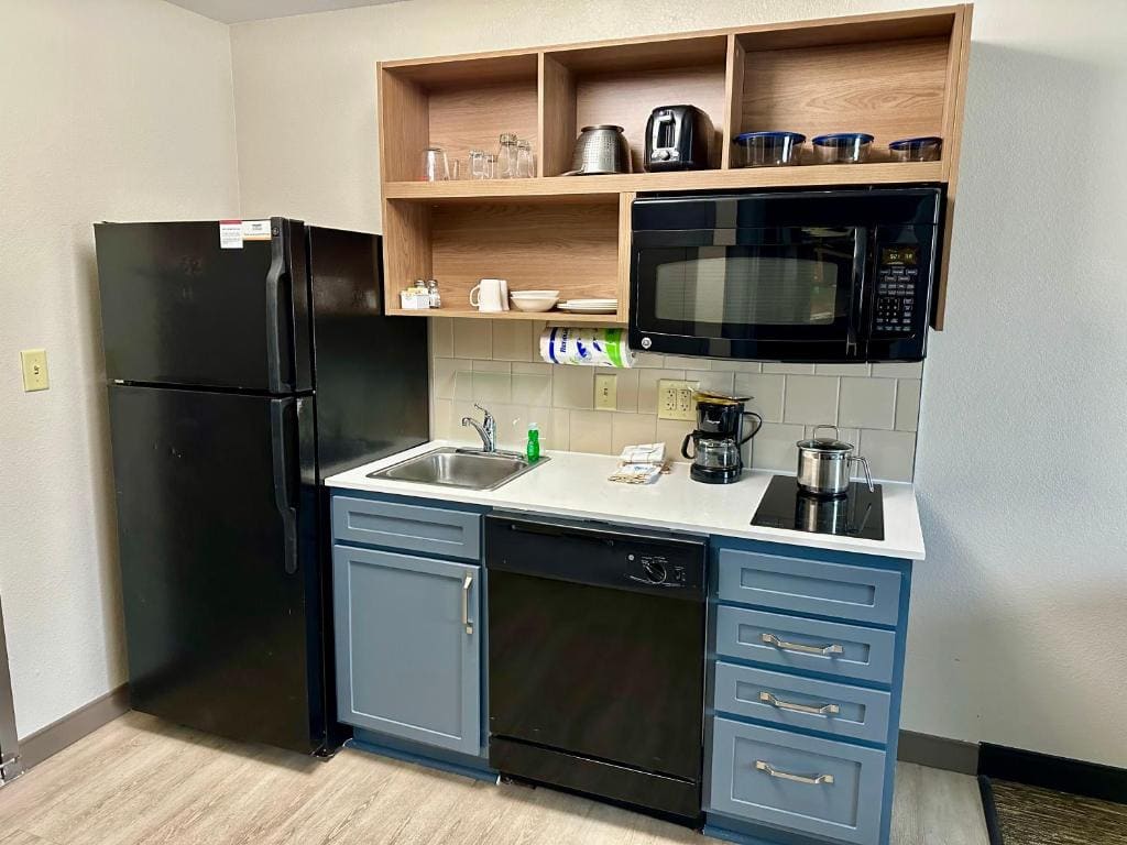 King Studio Suite - Hearing Accessible/Non-Smoking room - Image 1