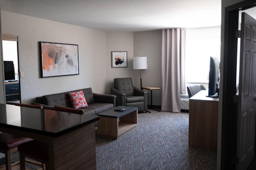 One-Bedroom King Suite with Sofa Bed room - Image 1