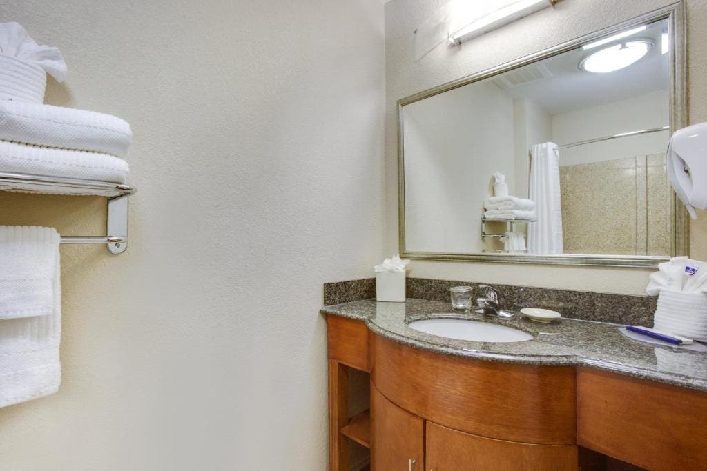 Queen Studio - Non-Smoking room - Image 3