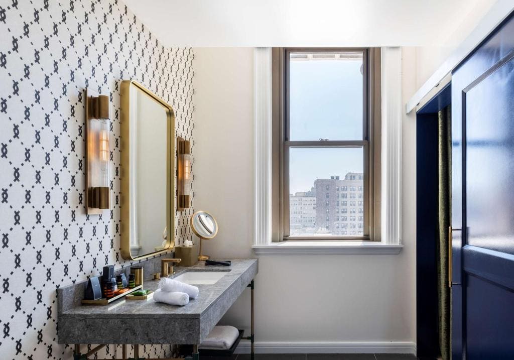 Premium King Room room - Image 3