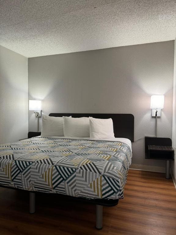 Suite - Non-Smoking room - Image 2