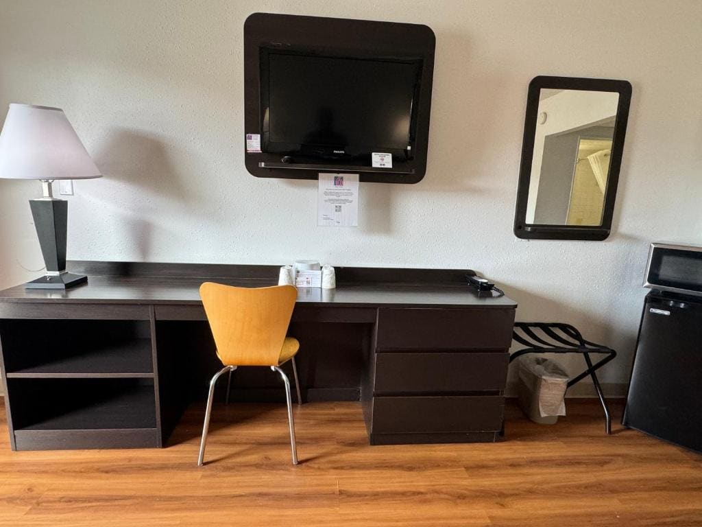 Suite - Non-Smoking room - Image 3