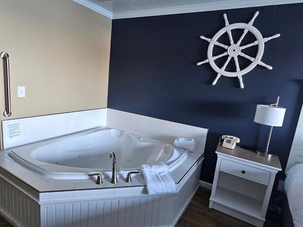 King Room with Spa Bath room - Image 3