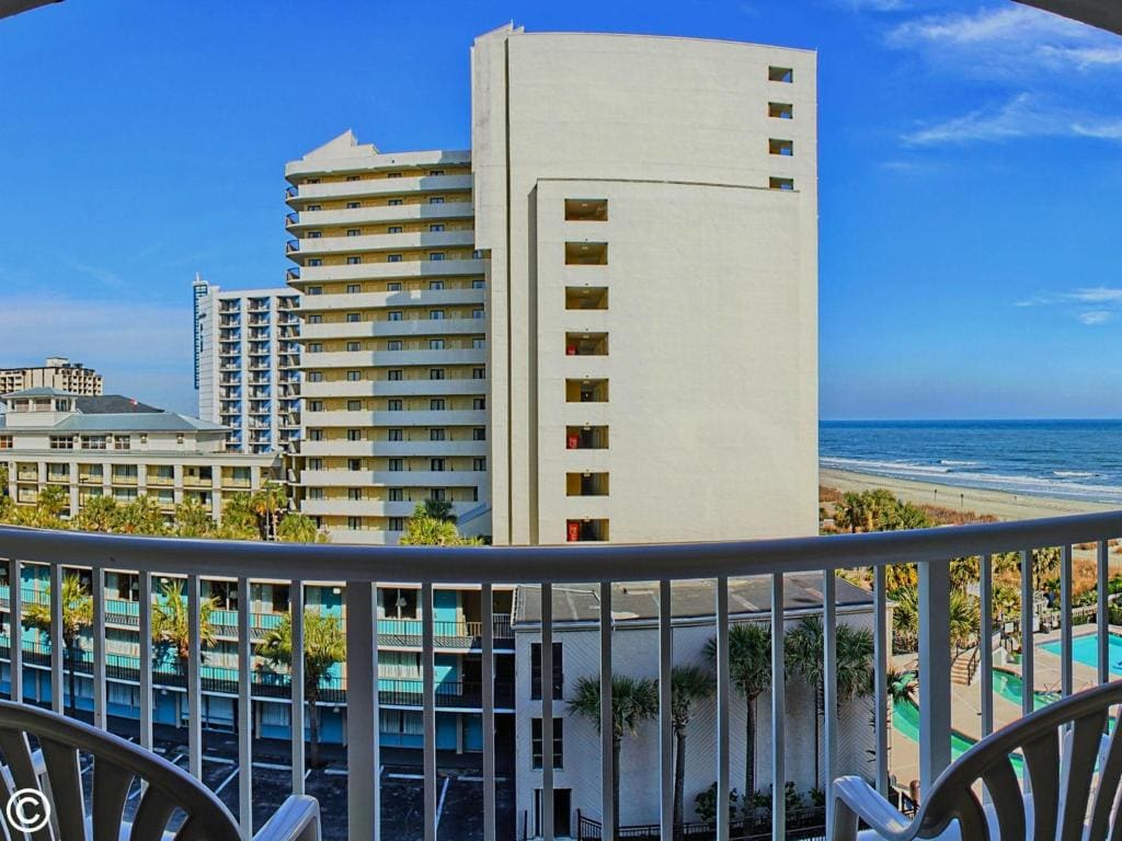 Double Room with Partial Ocean View room - Image 1