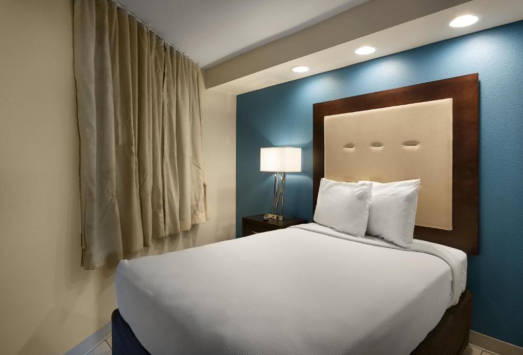 Suite with Balcony room - Image 2