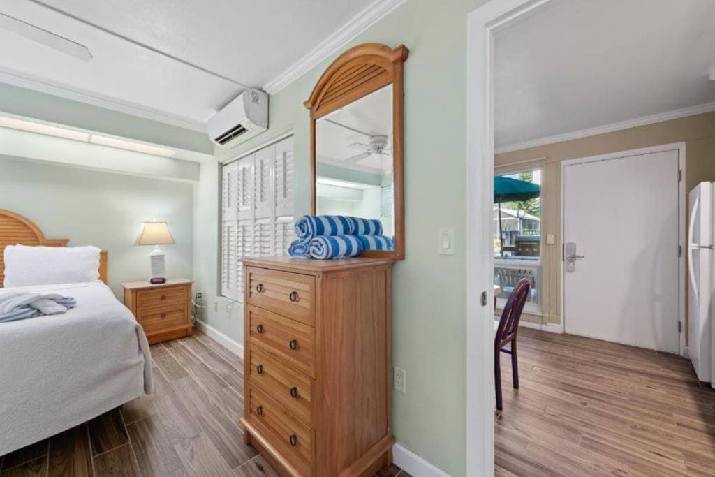One-Bedroom Suite room - Image 2