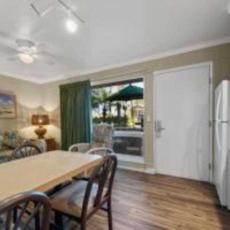 One-Bedroom Suite room - Image 3
