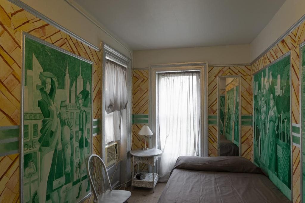 Single Room with Shared Bathroom room - Image 3