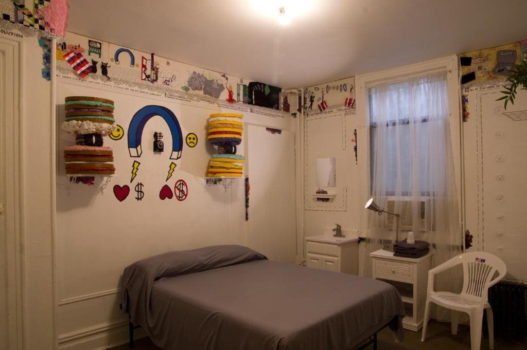 Double Room with Shared Bathroom room - Image 3