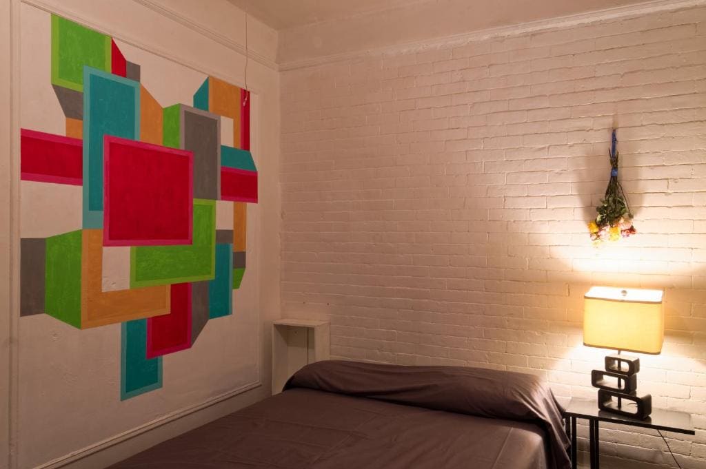 Triple Room with Shared Bathroom room - Image 3