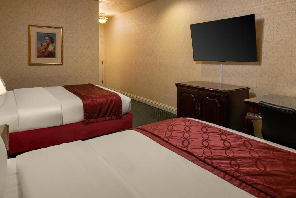 Queen Room with Two Queen Beds - Disability Access room - Image 1
