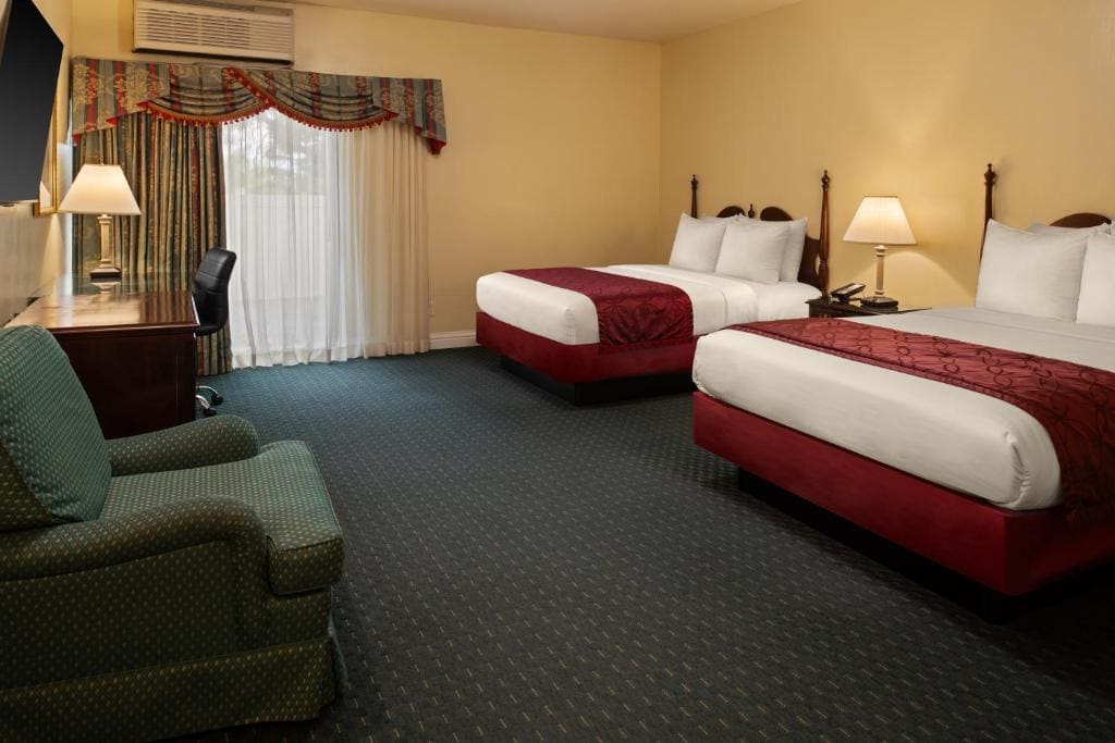 Queen Room with Two Queen Beds room - Image 3
