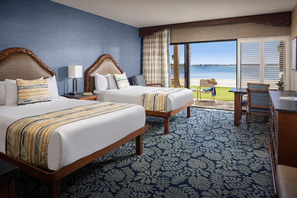 Beachfront Suite w/Patio 2 Doubles room - Image 1