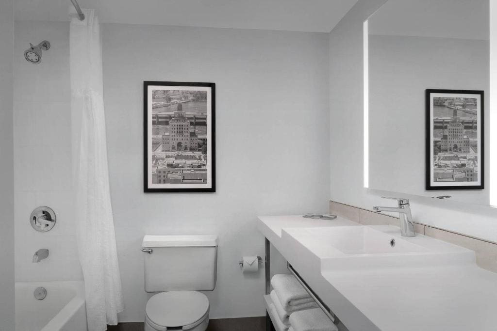 Double Room with Two Double Beds - Non-Smoking room - Image 1