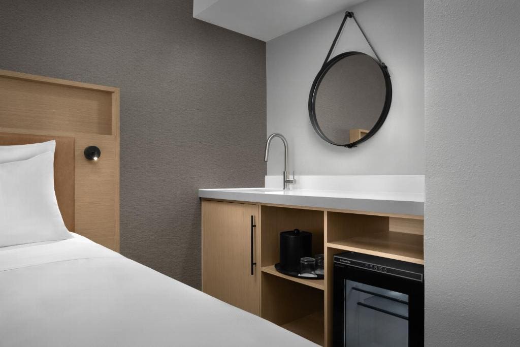 Double Room with Two Double Beds - Non-Smoking room - Image 3