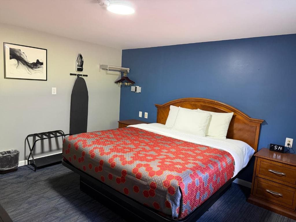 Deluxe Suite with Spa Bath room - Image 3