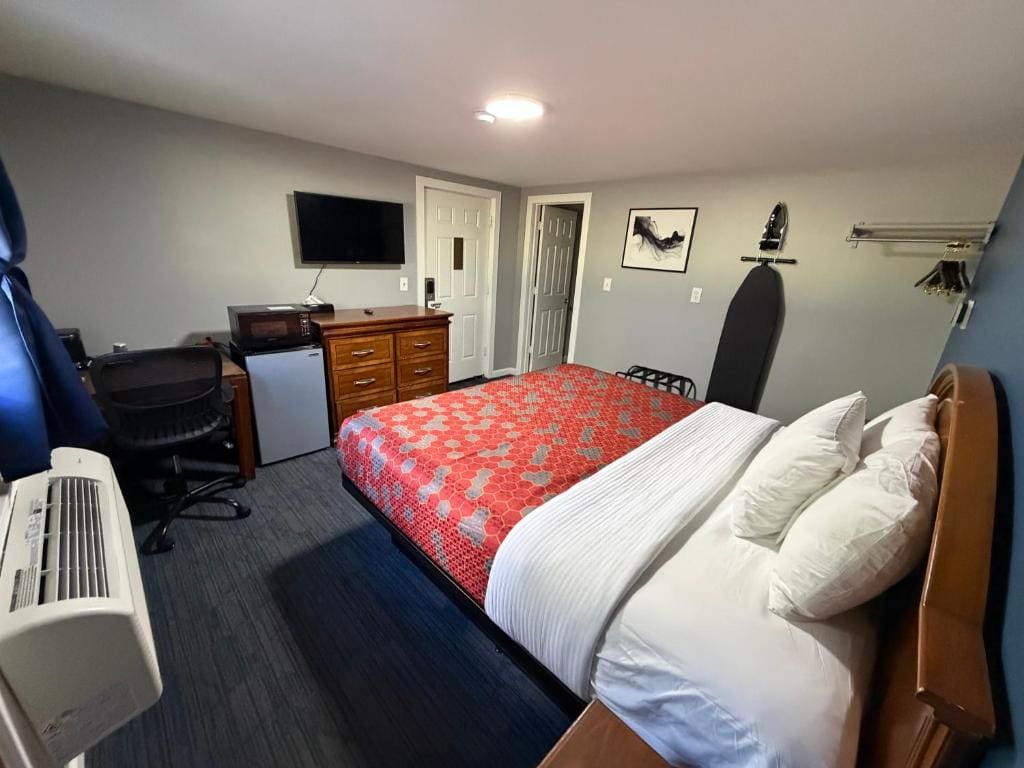 Double or Twin Room with Private Bathroom room - Image 3