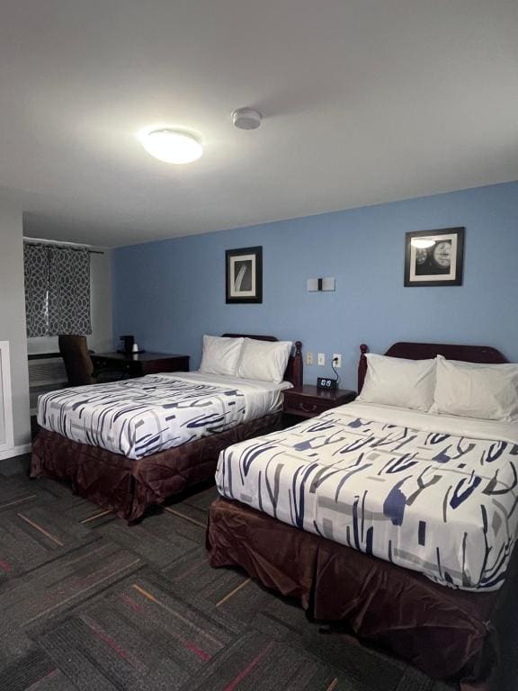 Deluxe King Room room - Image 2