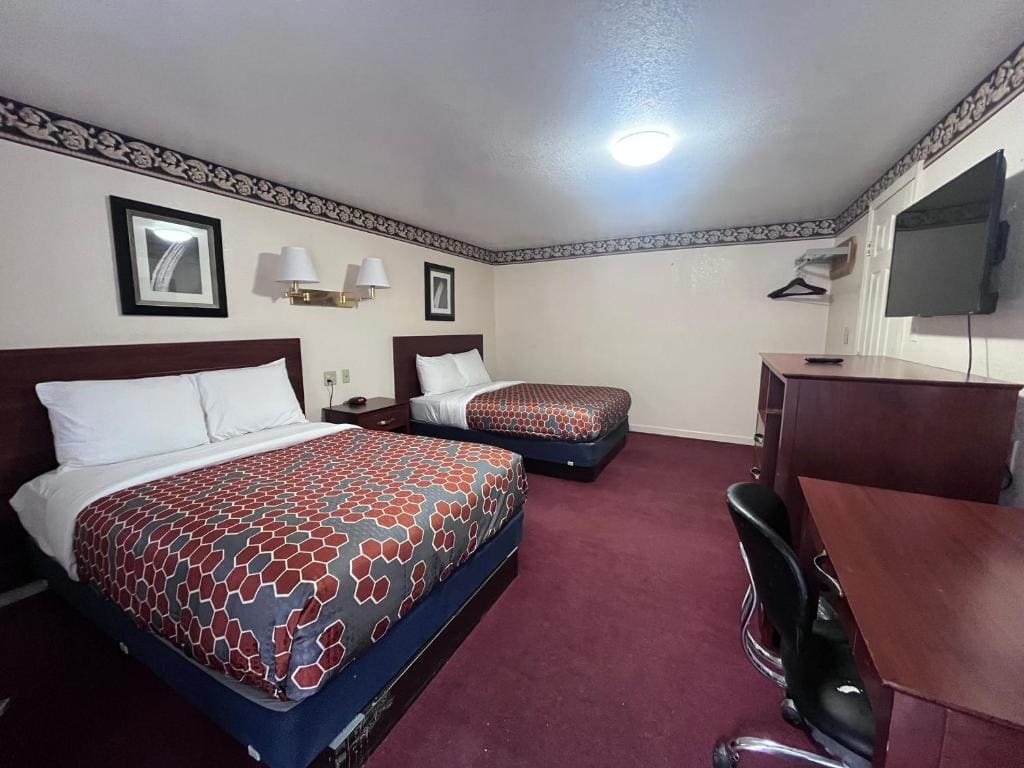 Deluxe King Room room - Image 3