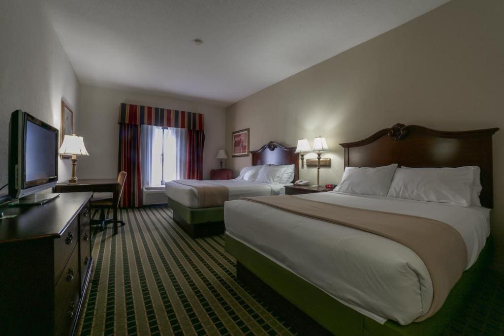 Quadruple Room room - Image 2