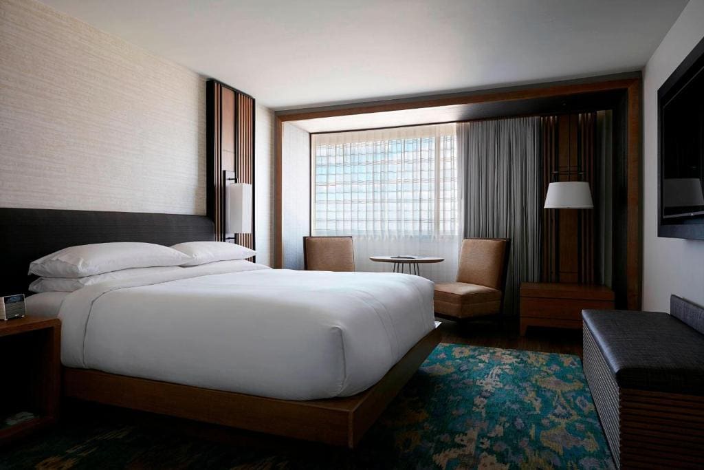Guest Room with King Bed room - Image 1