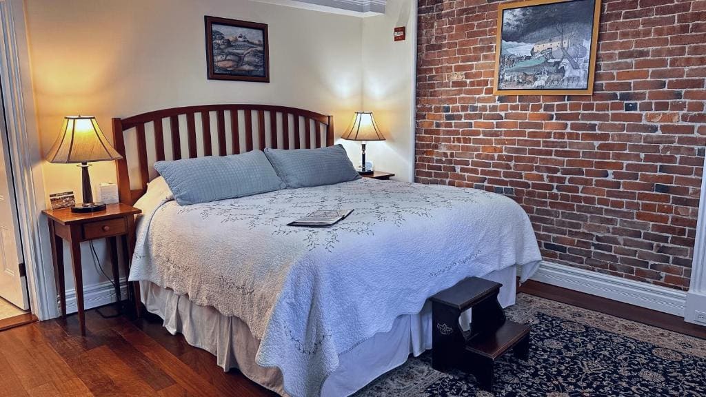 Standard King Room with Kitchenette room - Image 2