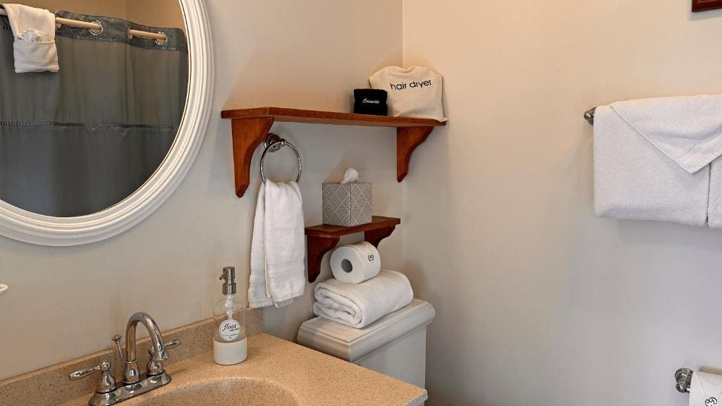 Superior King Room with Twin room - Image 3