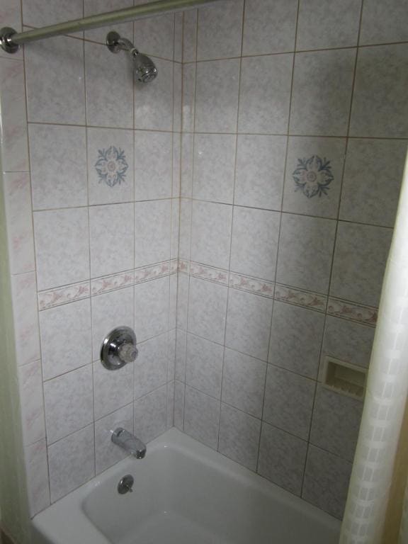 Queen Room - Disability Access room - Image 3