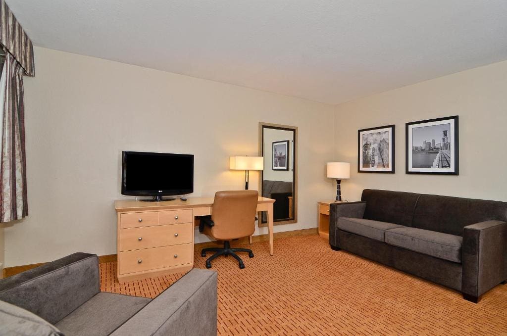 King Suite room - Image 2