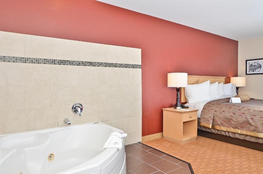 King Suite room - Image 3