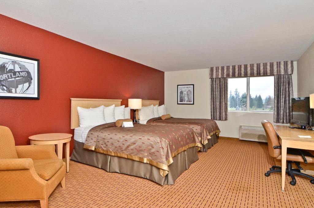 Queen Room with Two Queen Beds room - Image 2