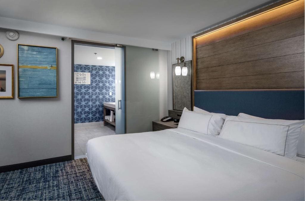 Classic Queen Room with Two Queen Beds and Patio - Ground Floor room - Image 2