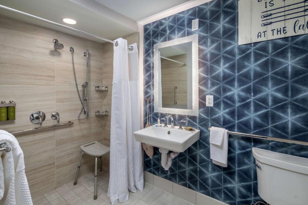 King Room - Hearing Accessible room - Image 3