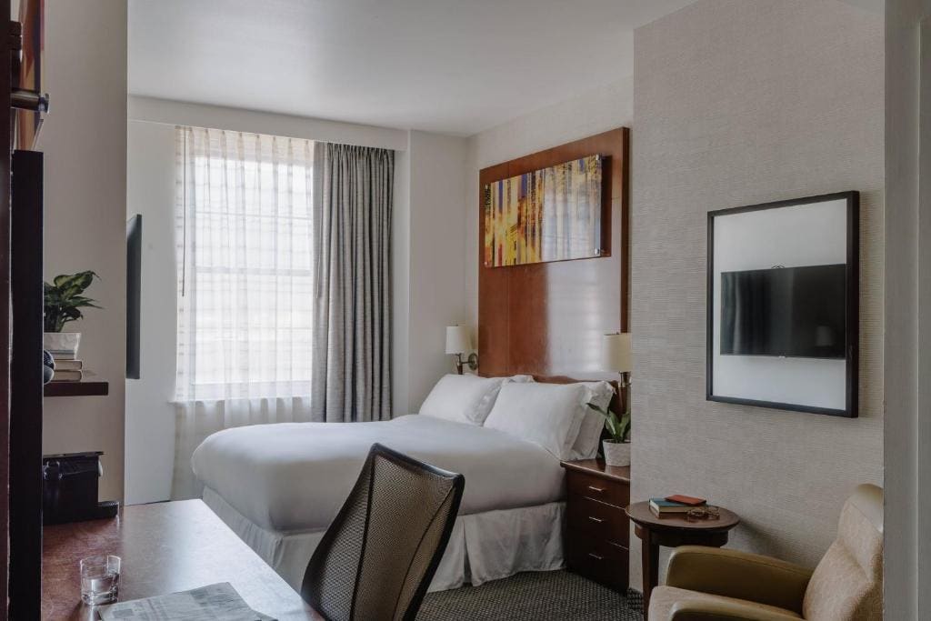 Standard King Room room - Image 3