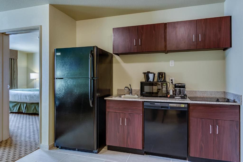 One-Bedroom Suite room - Image 2