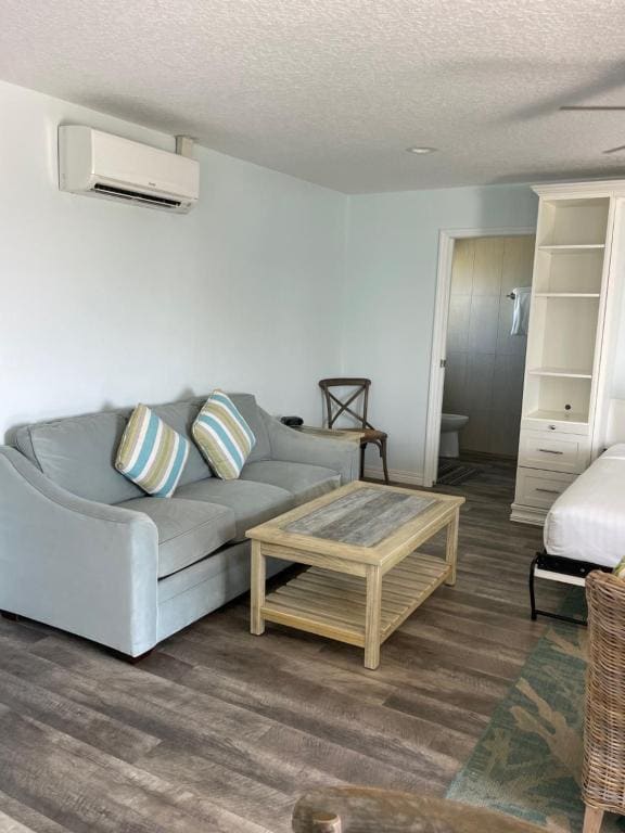 Suite with Lake View room - Image 3