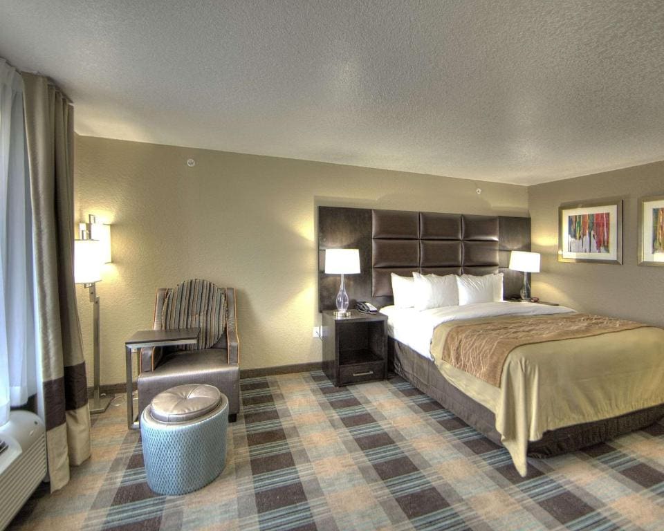King Room - Non-Smoking room - Image 3