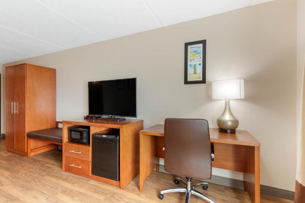 Queen Room with Two Queen Beds - Accessible/Non-Smoking room - Image 1