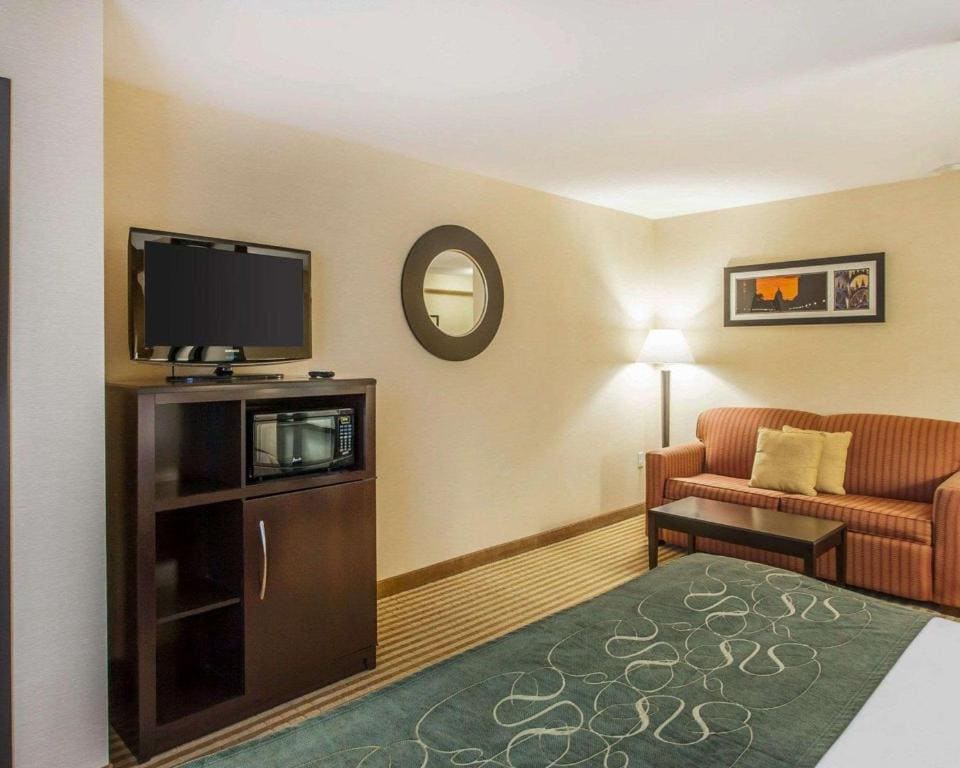 King Suite room - Image 3
