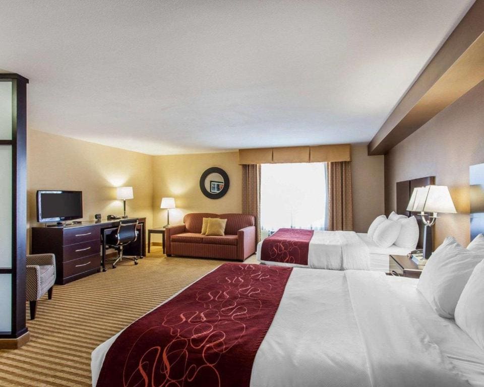 King Suite - Disability Access/Non-Smoking room - Image 1