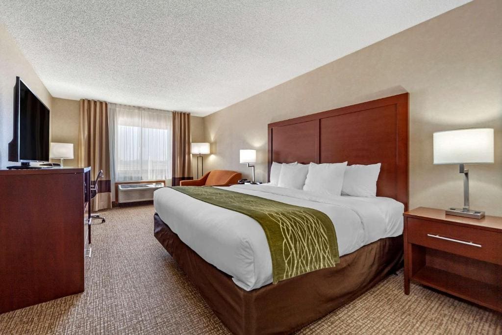 Superior King Suite - Non-Smoking room - Image 1