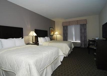 Queen Room with Two Queen Beds - Non-Smoking room - Image 1
