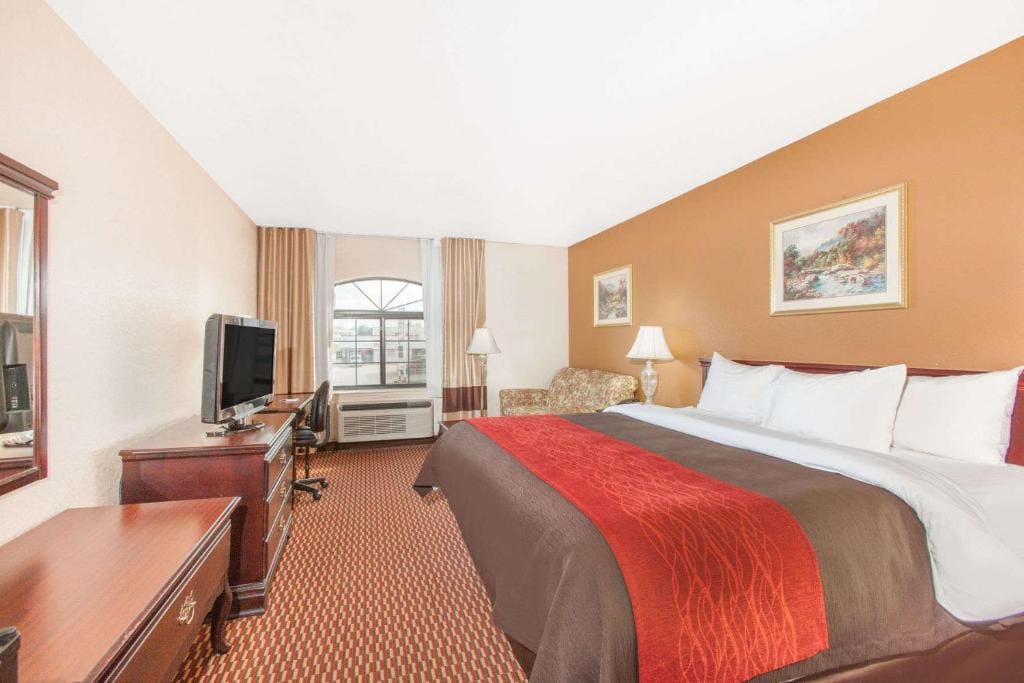 King Room - Non-Smoking room - Image 1