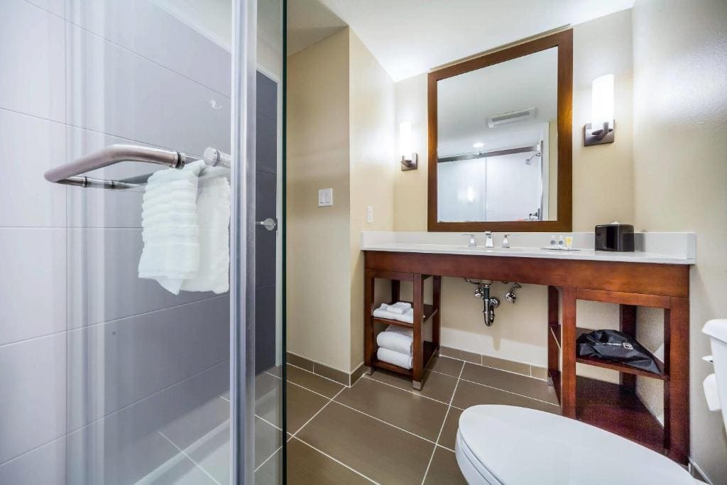 King Room - Non-Smoking room - Image 2