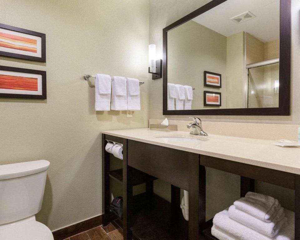 Queen Suite with Two Queen Beds room - Image 3