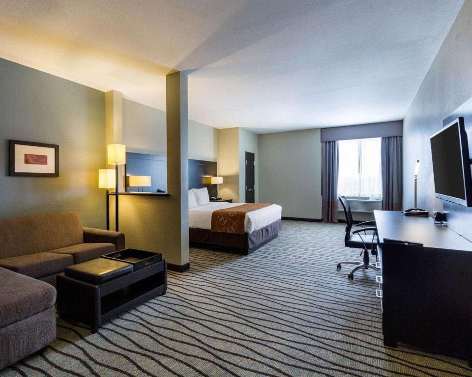 Superior King Suite - Non-Smoking room - Image 1