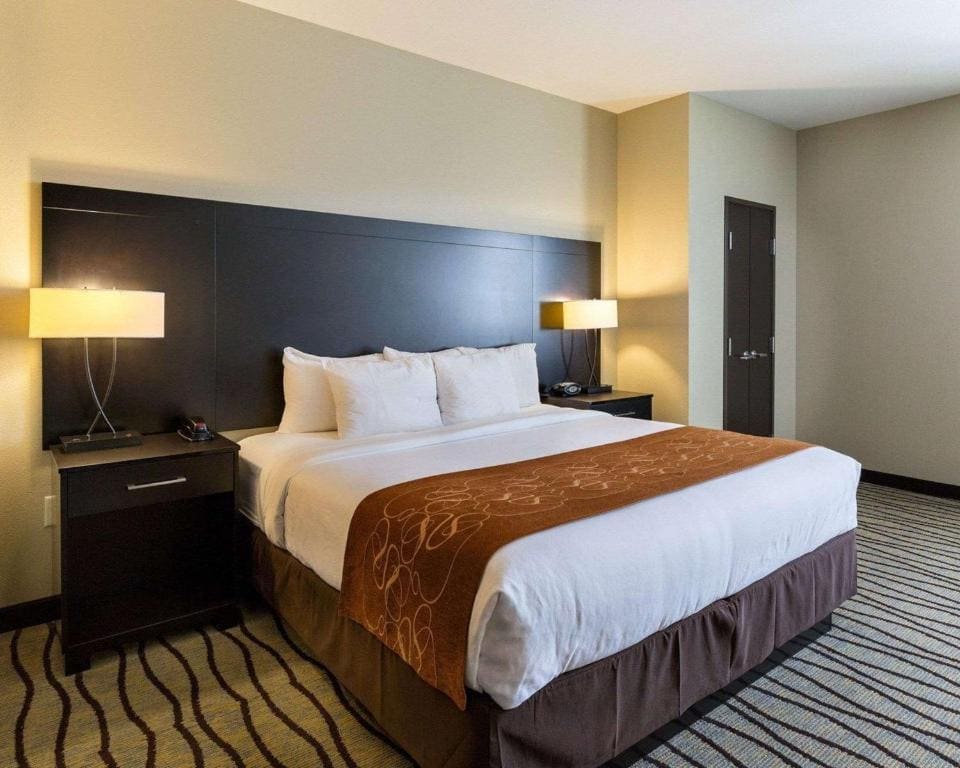 King Suite room - Image 2